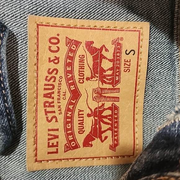 Levi's Medium wash trucker jacket Size Small - Picture 4 of 4